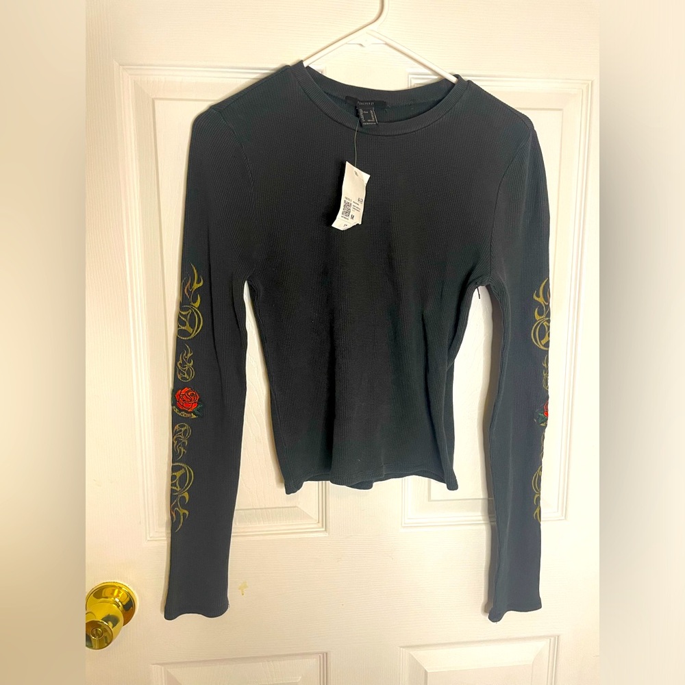 NWT EMBROIDERED LONG SLEEVE WAFFLE KNIT